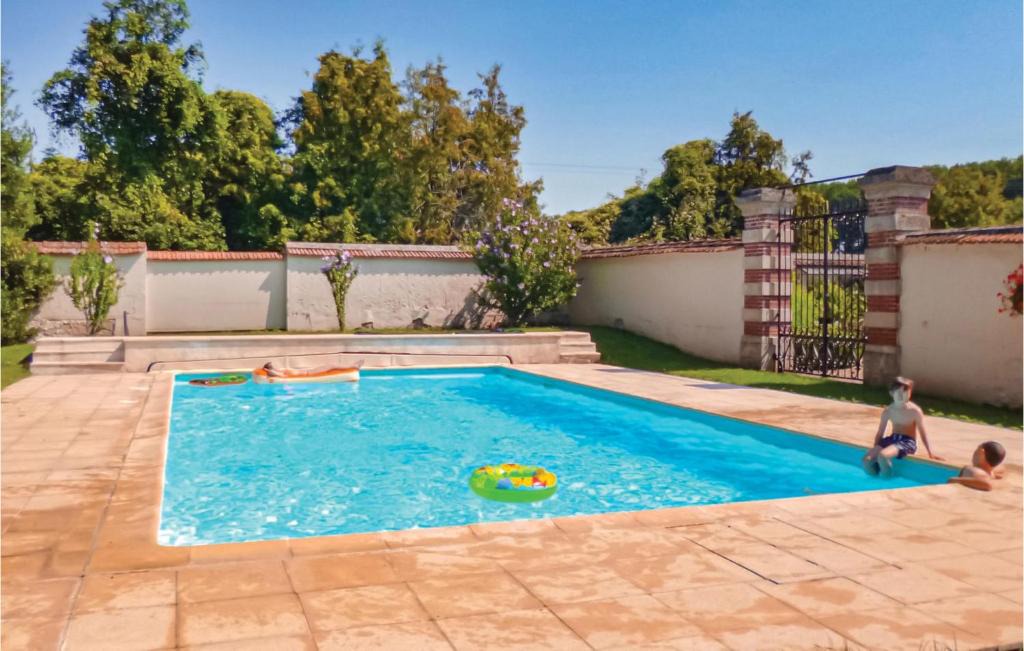Ocquerre Apartment | 3 Bedroom Lovely Apartment In Ocquerre