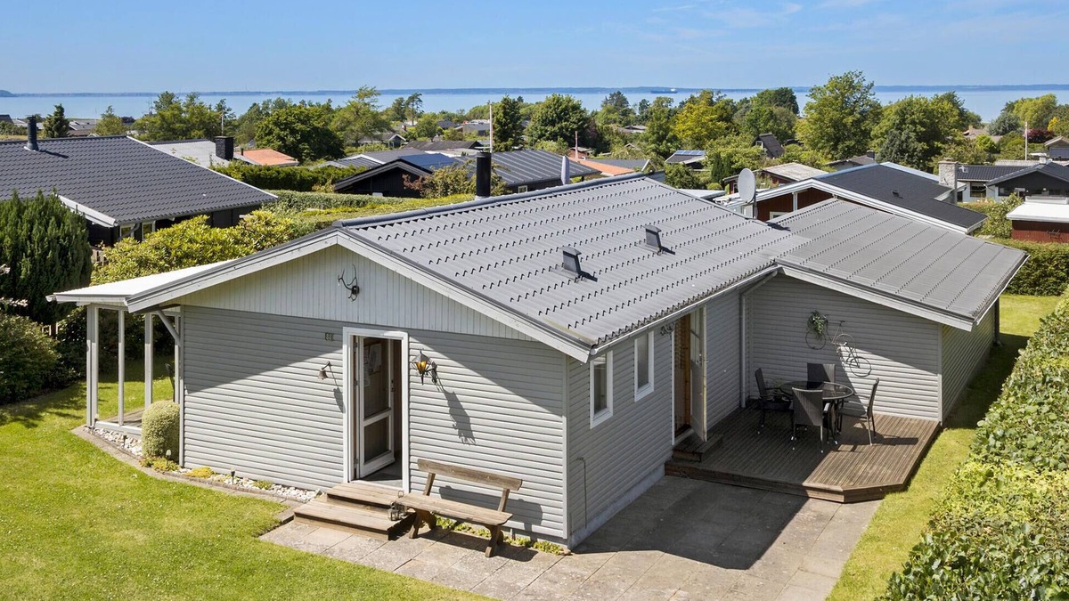 Skastrup Strand House | 3 bedroom lovely home in Bogense