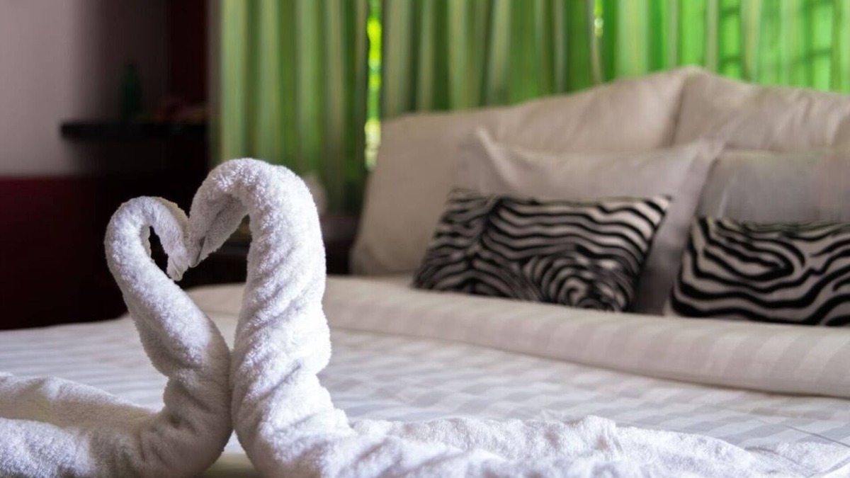 Dhaka Apartment | 3 Bedroom Luxurious Furnished Apartment @ Baridhara DOHS
