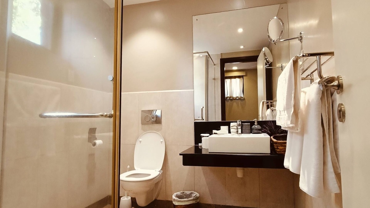 Naivasha Cabin | 3 Bedroom Luxury Lodge in Naivasha with Golf Club & Scenic Views