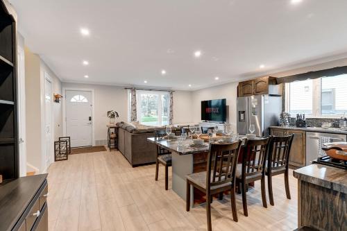 Sudbury House | 3 Bedroom Modern Getaway with Hot Tub and Pet Friendly