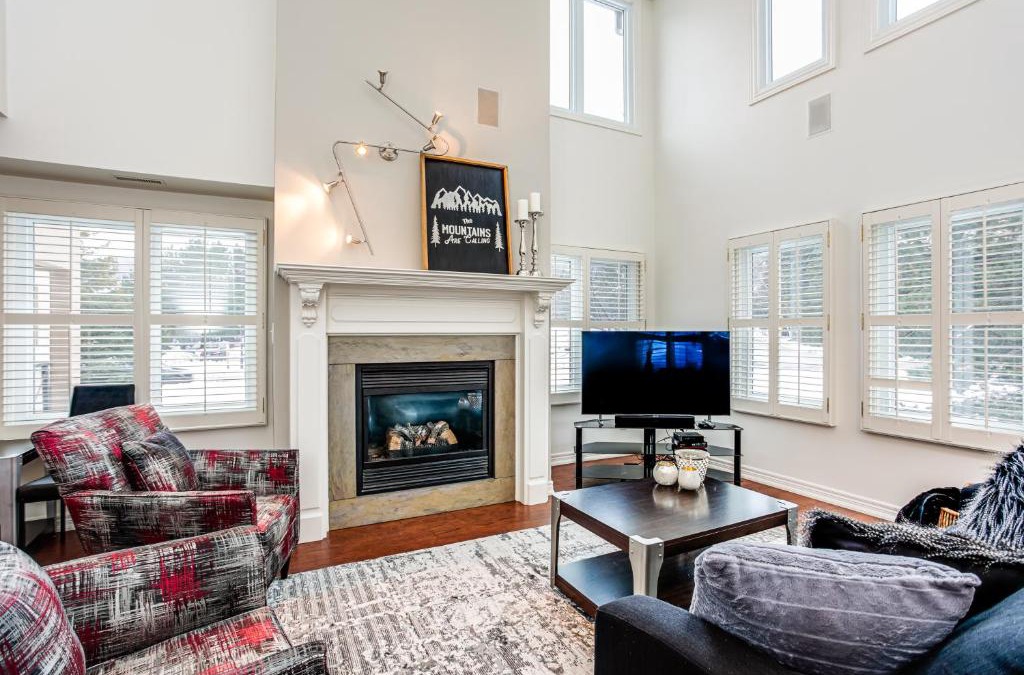The Blue Mountains Apartment | 3 Bedroom Mountain Walk Condo, Steps to Village