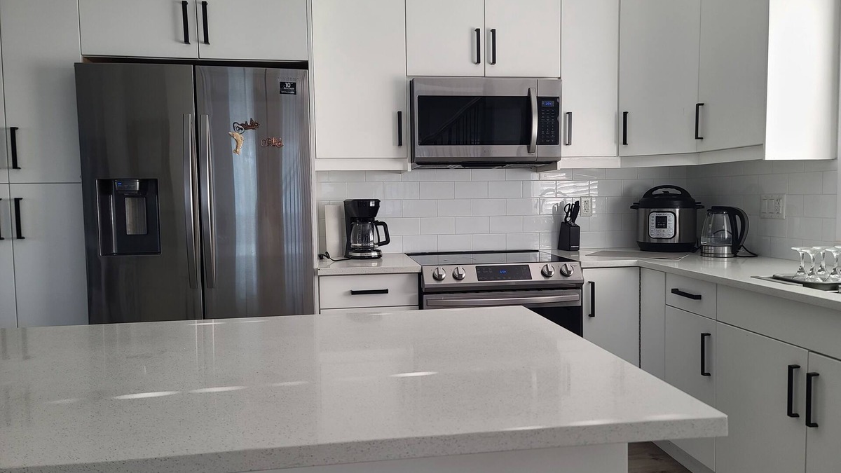 Chilliwack Proper Village West House | 3 Bedroom. New, Modern & Cozy Townhouse – Perfect for Family Getaways!