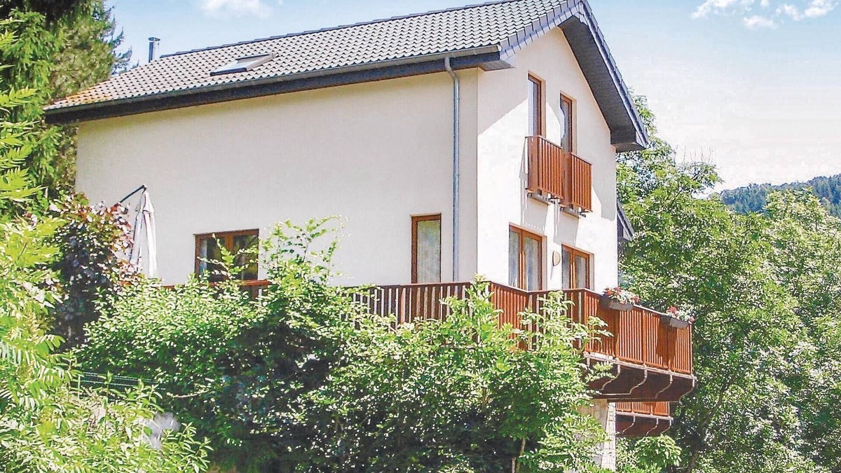 Oberhausen House | 3 bedroom nice home in Burg-Reuland