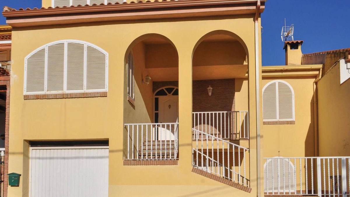 Moclin House | 3 bedroom nice home in Olivares