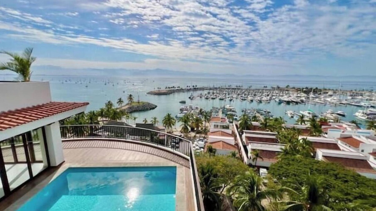 La Cruz de Huanacaxtle Apartment | 3 bedroom PH w/ocean, marina and mountain views, rooftop and private pool!