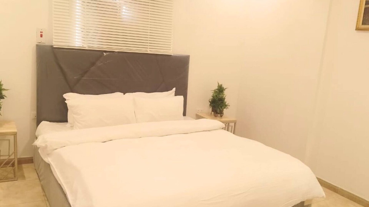 Hera Street Apartment | 3 Bedroom Penthouse with Terrace, Full Kitchen, and All Amenities