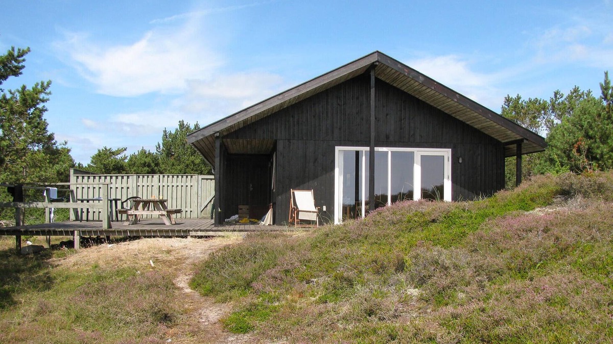 Anholt House | 3 bedroom pet friendly home in Anholt