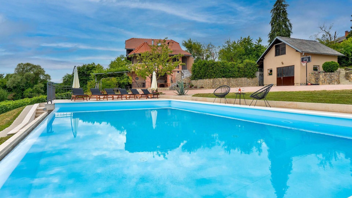 Krasic House | 3 bedroom pet friendly home in Krasic