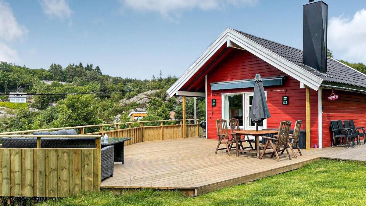 Farsund House | 3 bedroom pet friendly home in Farsund