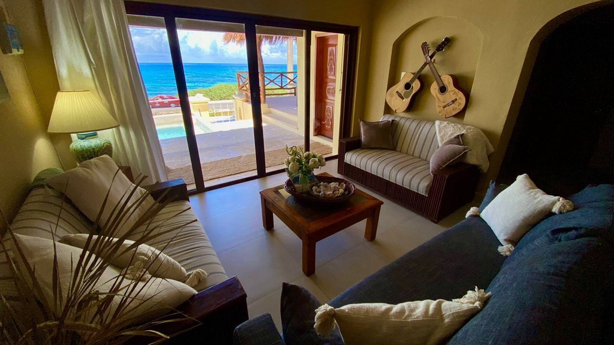 La Gloria House | 3 Bedroom Private Home with Pool!