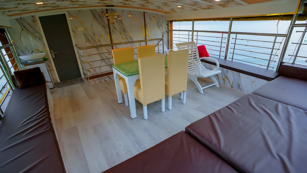Alappuzha Boat Rental | 3 bedroom private semi luxury houseboat with all meals