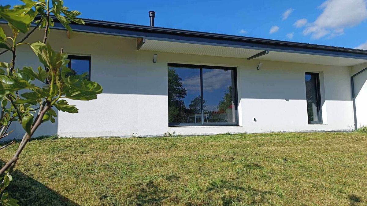 Nivillac House | 3 Bedroom Private vacation home in Nivillac