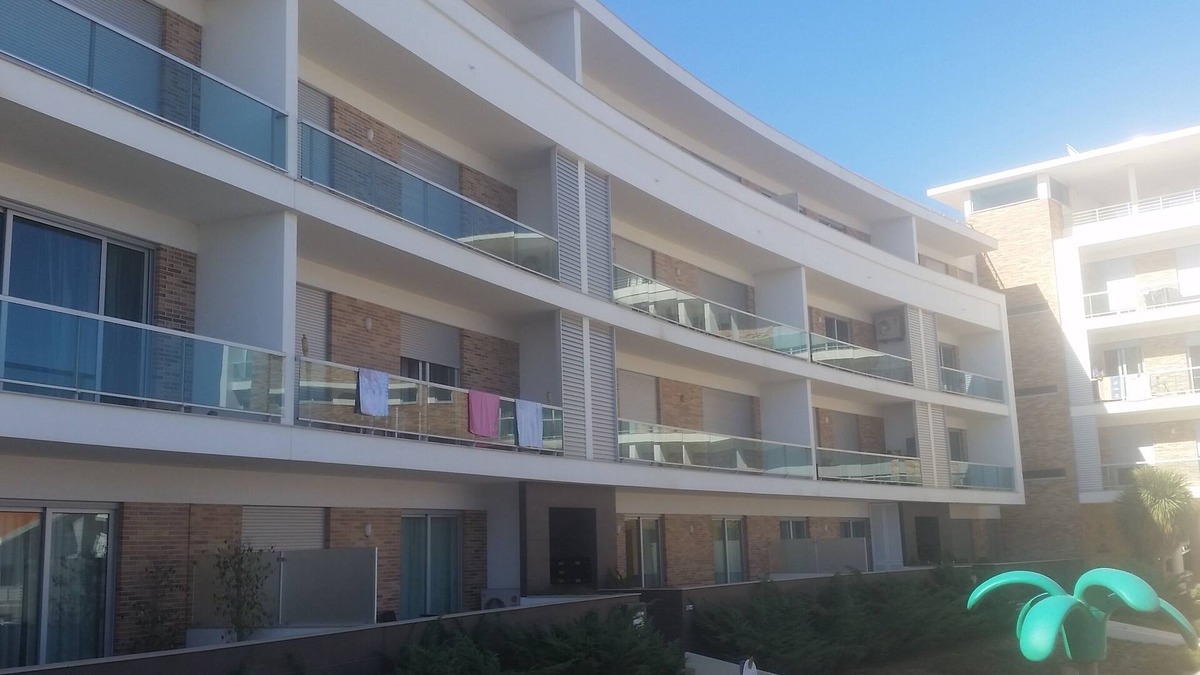 Sao Martinho do Porto Apartment | 3-bedroom apartment, 2 swimming pools, 300 metres from the beach, 8 persons