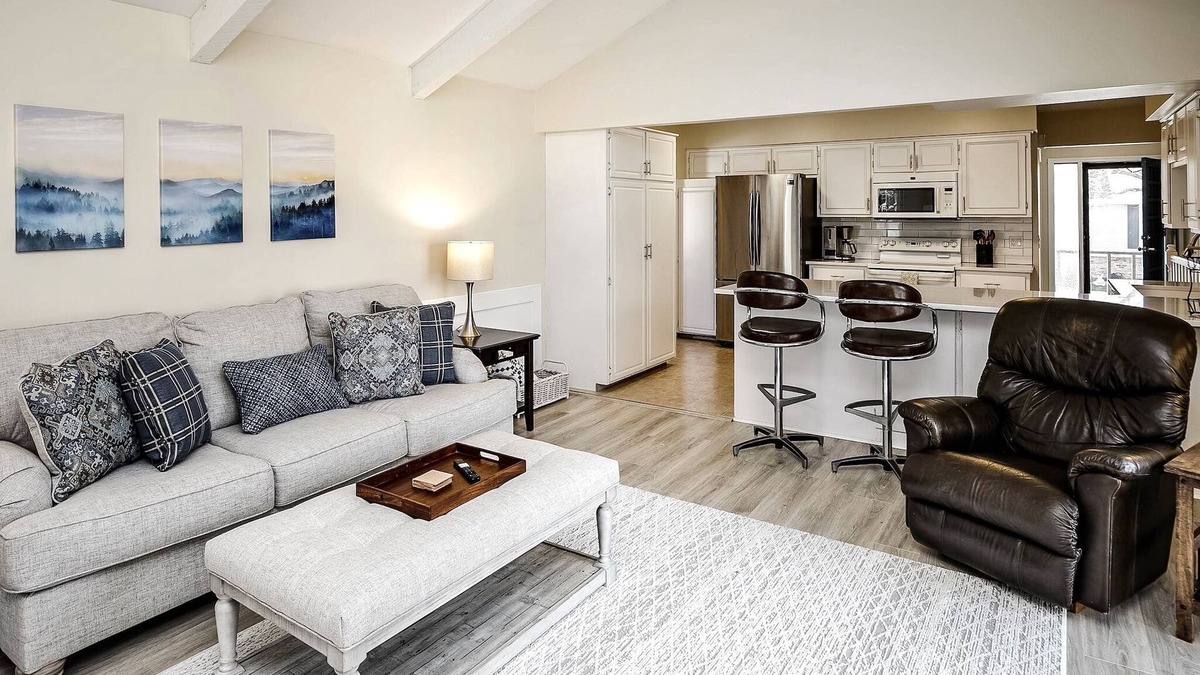 West Omaha House | 3 bedroom Rendezvous Ranch