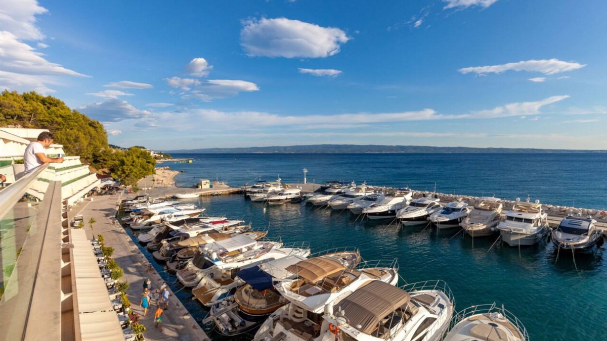 Cove Makarac (Milna) Boat Rental | 3-bedroom Santa Barbara Yacht in charming Podstrana with AC, WiFi , Flat TVn