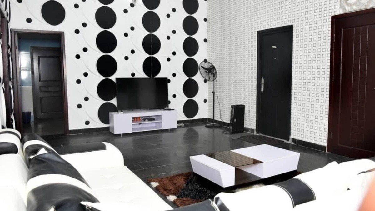 Epetu House | 3 Bedroom Short Let Apartment @ Mayfair Gardens Estate