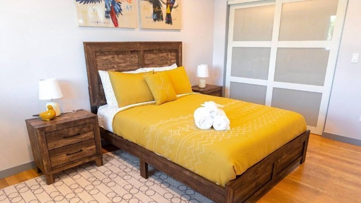 Dickinson Apartment | 3 Bedroom Single family 209328 by Houzlet