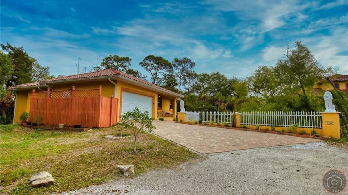 South Venice Apartment | 3 Bedroom Single family 320073 by Houzlet