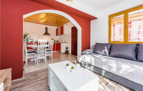 Skradin Apartment | 3 Bedroom Stunning Apartment In Skradin