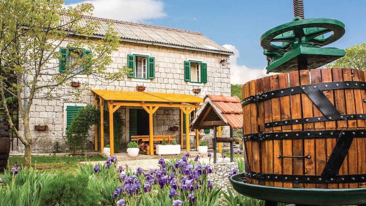 Lecevica House | 3 bedroom stunning home in Lecevica