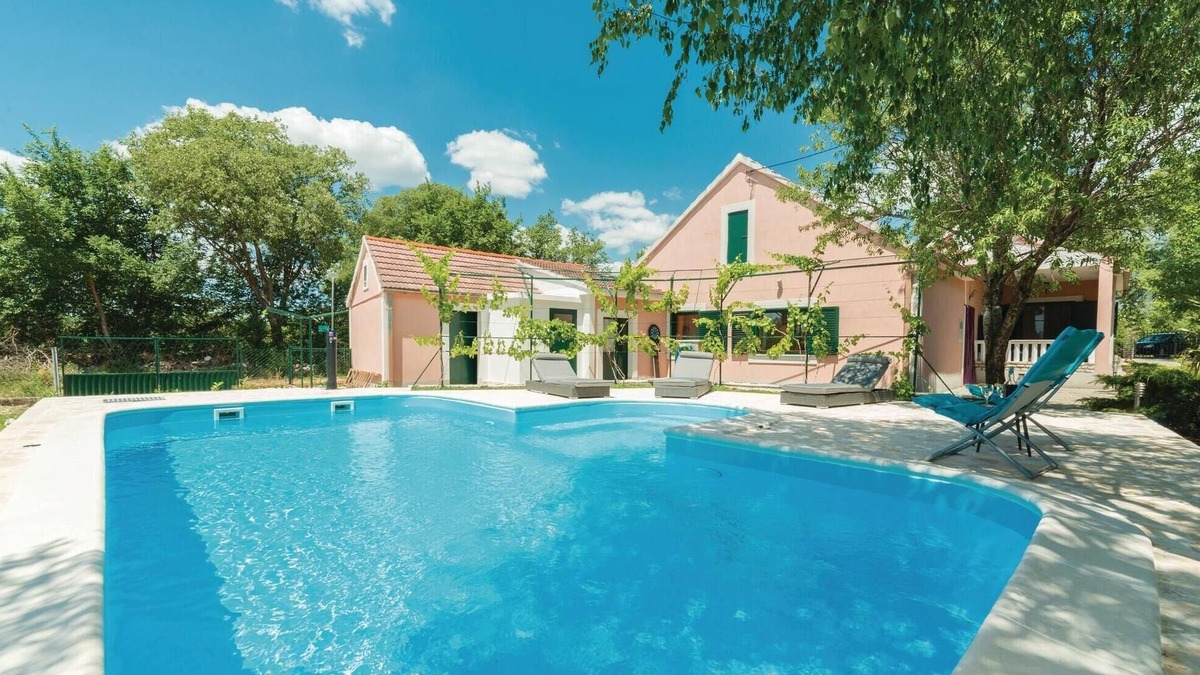 Drnis House | 3 bedroom stunning home in Trbounje