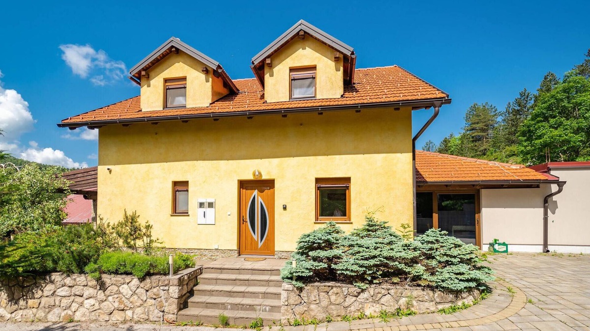 Vrata House | 3 bedroom stunning home in Vrata