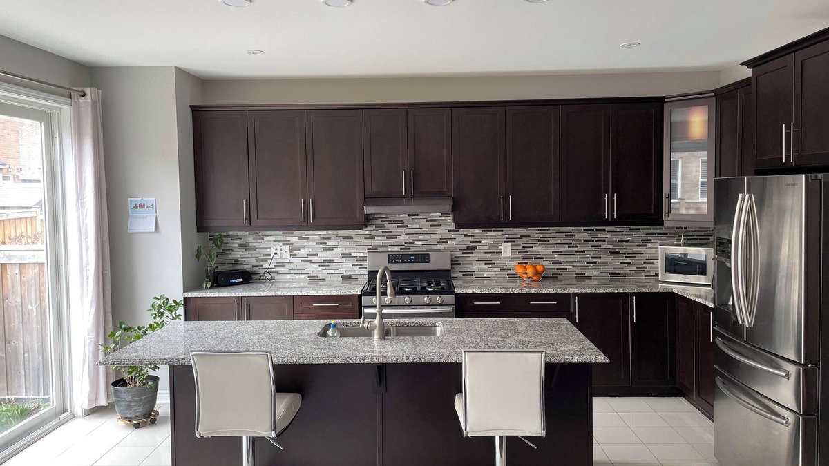 Aurora House | 3-bedroom Sunny Spacious entire detached house with study area and piano