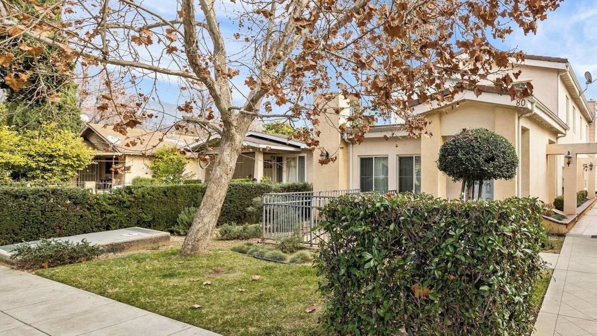 Lamanda Park House | 3-Bedroom Townhome In Fantastic Pasadena With Free WiFi, AC, 2-Car Garage