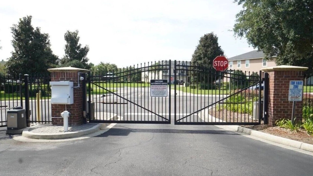 OakLeaf Plantation House | 3-bedroom townhome in amazing Orange Park, FL