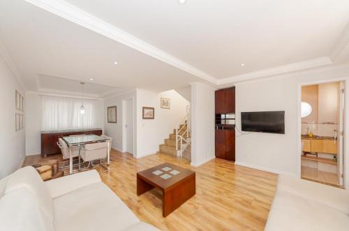 Bigorrilho House | 3 bedroom townhouse Curitiba