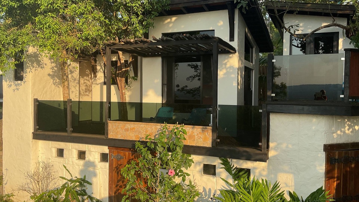 Santa Elena RV Rental | 3-bedroom Tree Fort with private bathroom overlooking Santa Elena/San Ignacio.