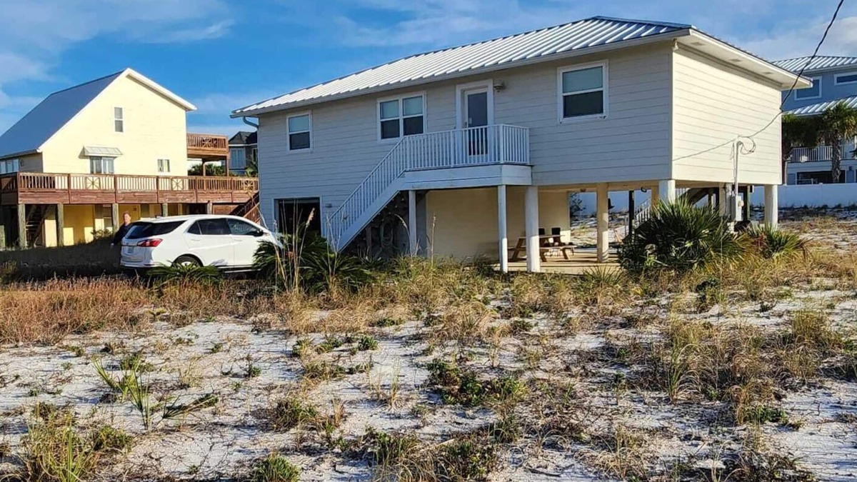 Toilla Segunda House | 3-bedroom vacation home steps to Pensacola Beach Beaches