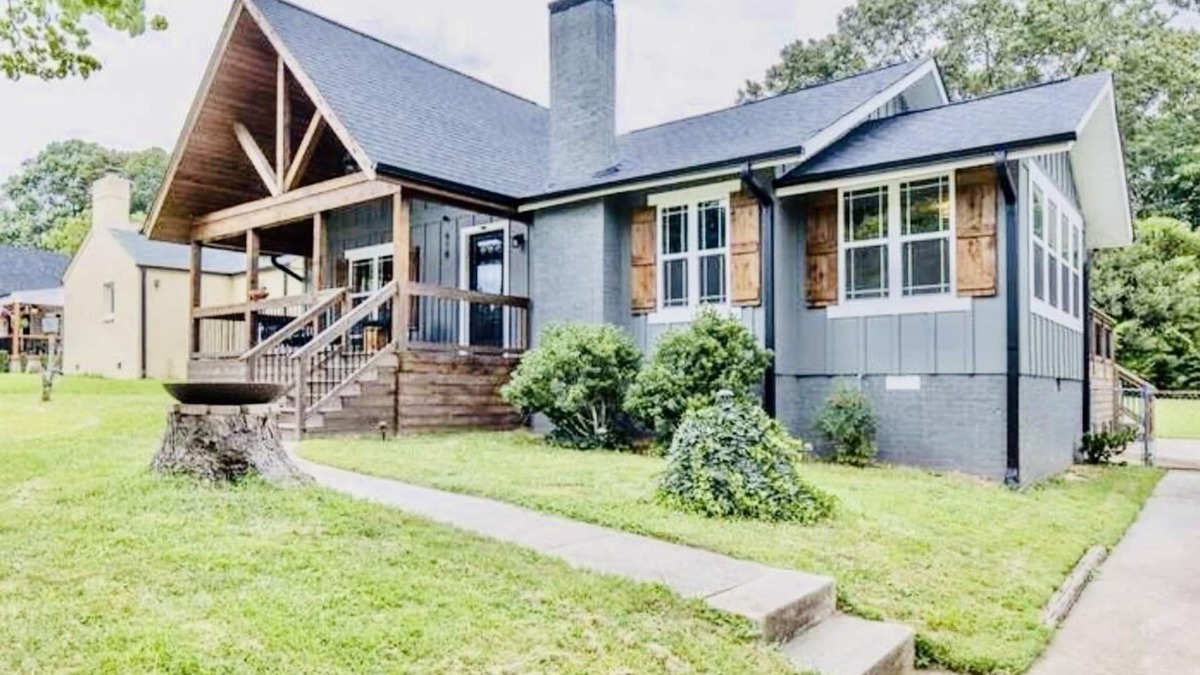 High Point House | 3-bedroom vacation home 5 minutes from High Point University
