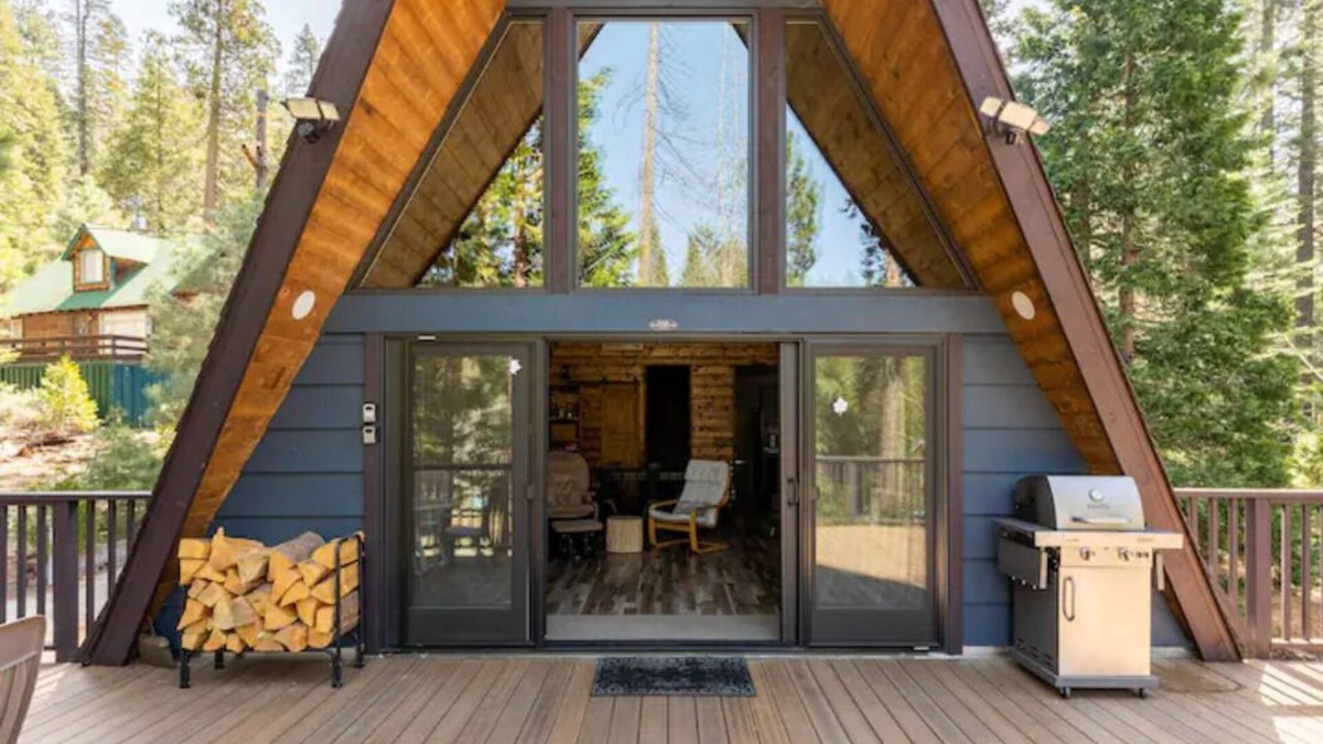 Strawberry House | 3-bedroom vacation home near Stanislaus National Forest
