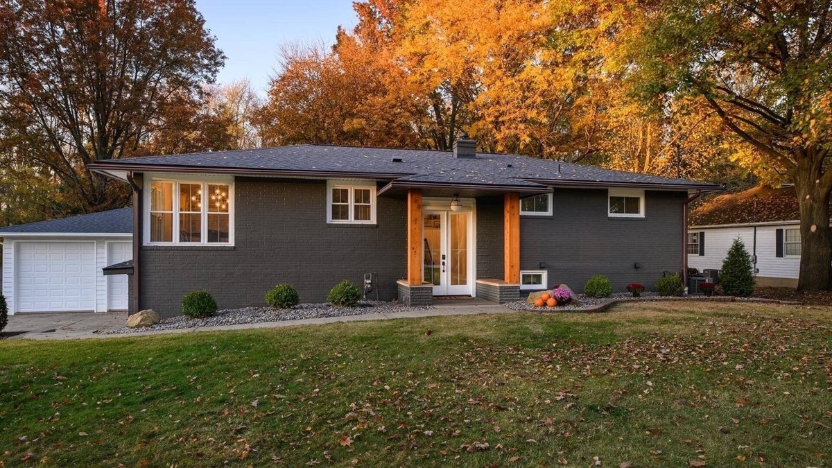 Wadsworth House | 3-bedroom vacation home 19 minutes from Cuyahoga Valley National Park