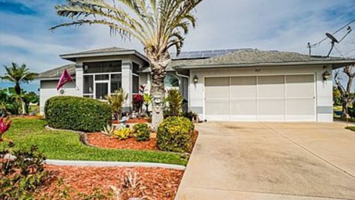 Rotonda Lakes House | 3-bedroom vacation home just 8 minutes to Manasota Key Beach