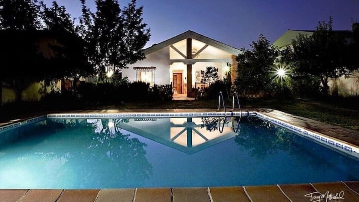 Arenas del Rey Villa | 3 bedroom villa in Pantano de los Bermejales with private pool