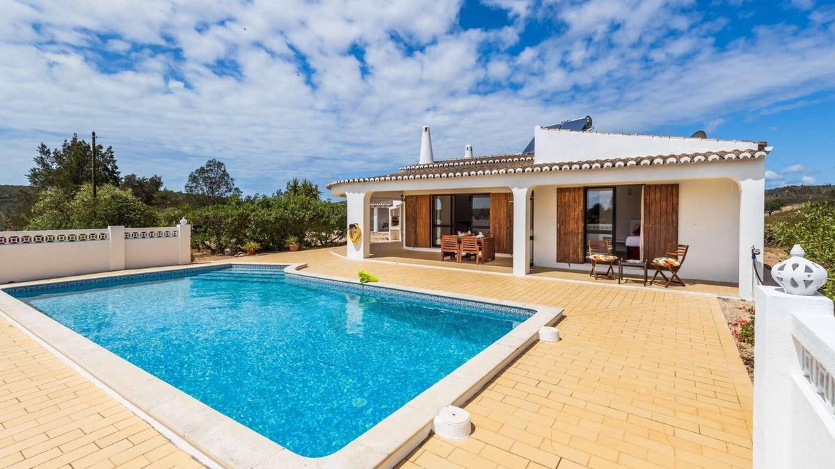 Silves Villa | 3-bedroom villa ideal or privacy and tranquility
