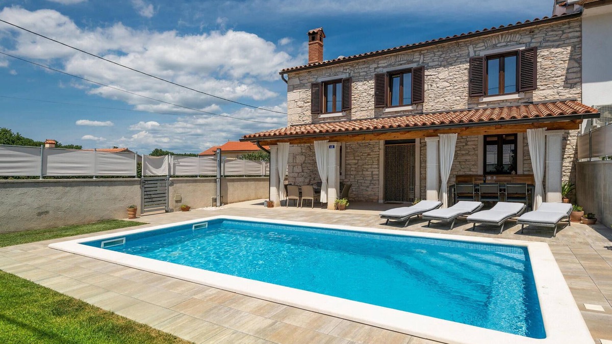 Muntic House | 3 Bedroom Villa in Pula