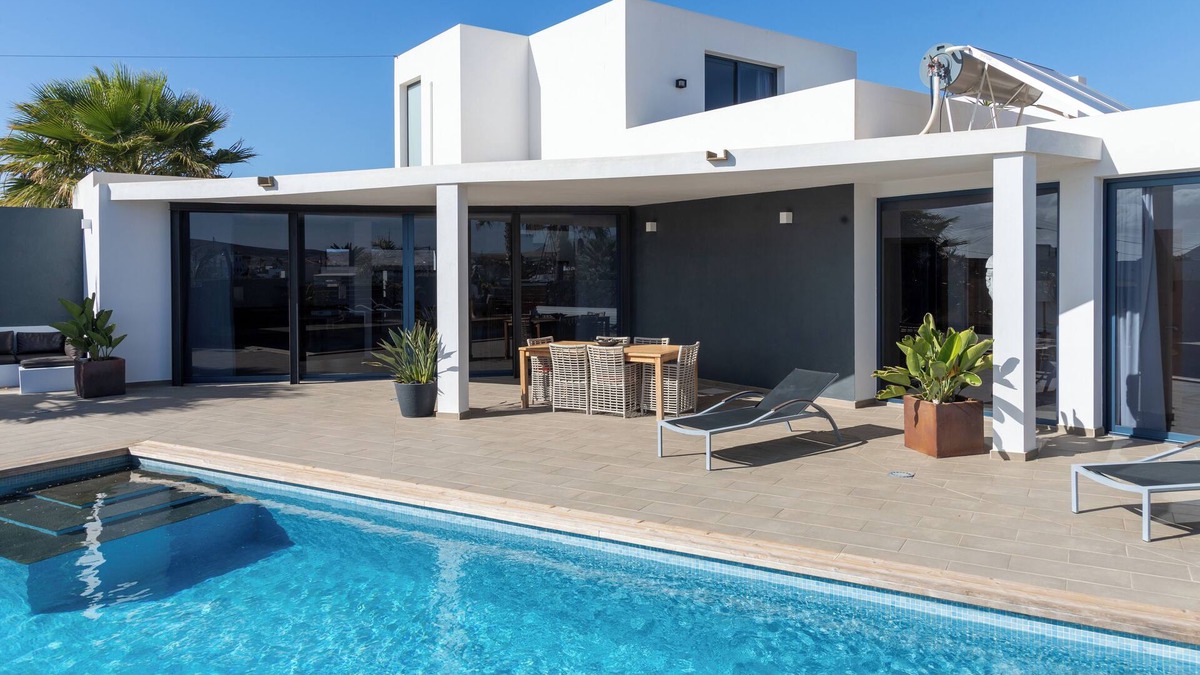 Lajares Villa | 3 bedroom villa - Lajares center - swimming pool and total privacy