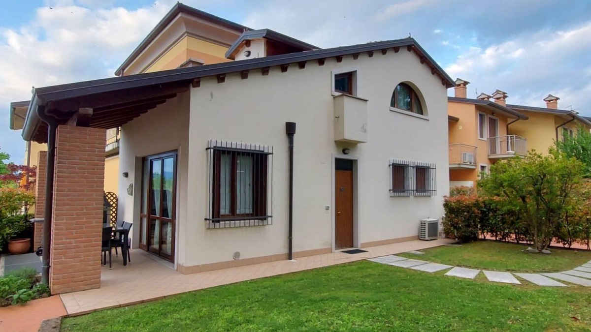 Lazise Villa | 3 Bedroom Villa, Lake Garda