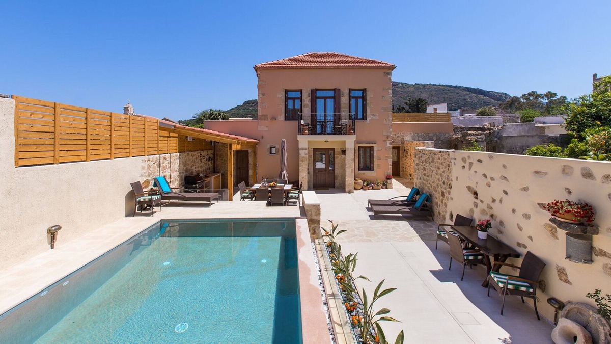Drapanias Villa | 3-bedroom Villa with Pool by Delfus