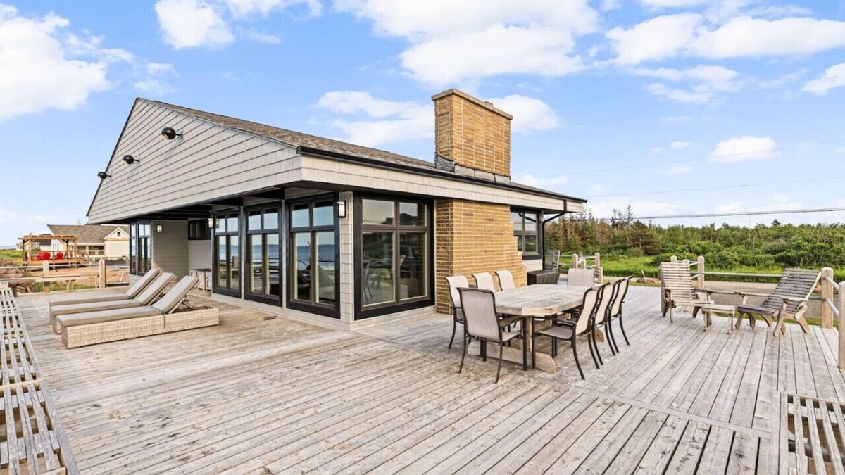 Grand Barachois House | 3 bedroom Waterfront Oasis