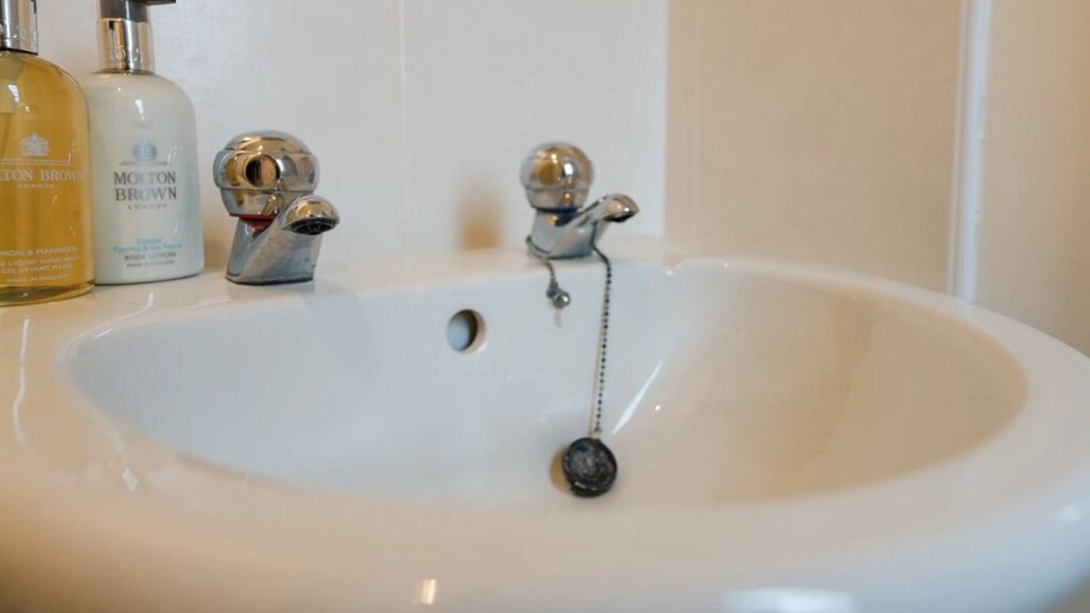 Bathgate Apartment | 3 bedroom Whiteside Apartment