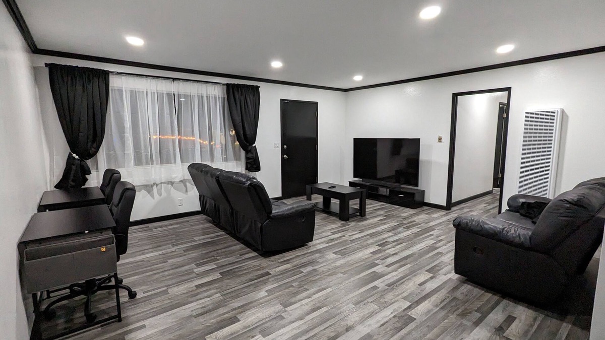 Mount Wilson House | 3 bedroom with 4 beds, 2 bathroom. Central to Los Angeles Metro Area, 7123