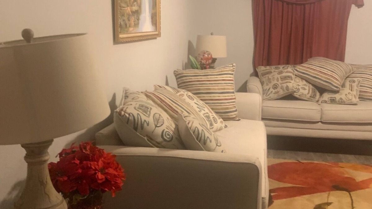 Park Forest - LA North House | 3 Bedroom Within 10 Miles of 4 Major Hospitals