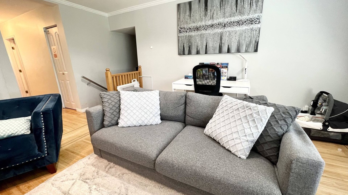 Mount Pleasant House | 💥💎3 bedrooms 1.5 baths near Downtown W/AC 2 car parking. 1204 sq ft/111 sq m