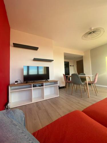 Saint-Martin Apartment | 3 bedrooms apt near train & city center