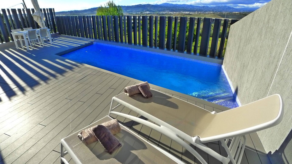 Caleta de Velez House | 3 Bedrooms | Baviera 43 | CG R1284